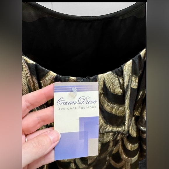 New With Tags—Glam Gold & Black Top with Thin Adjustable Straps—Size Medium - Picture 3 of 4